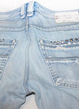 Стильные зауженные джинсы diesel с потертостями4 фото