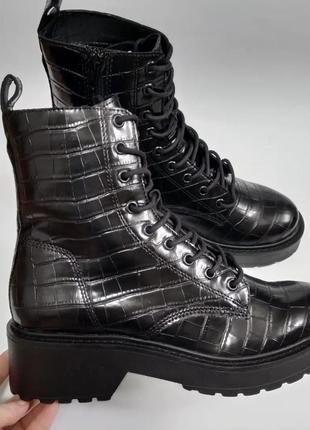 Steve madden tornado boot оригинал ботинки до щиколотки под крокодила со шнуровкой и толстой подошвой8 фото