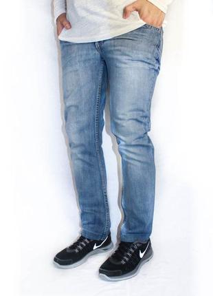 Стильные слегка зауженные джинсы levis1 фото