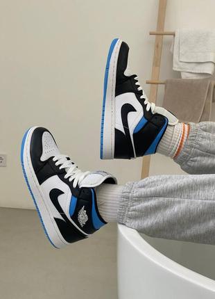 Шикарные кроссовки найк джордан