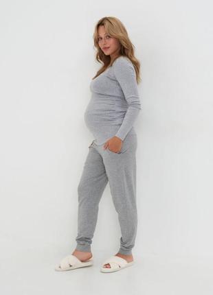 Женские спортивные серые брюки для беременных с завышенной с высокой талией на манжете домашние2 фото
