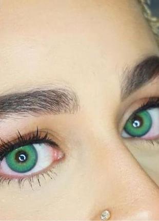 Якісні кольорові зелені лінзи на рік для темних і світлих очей