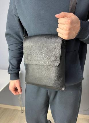 Сумка через плече з клапаном чоловіча чорна