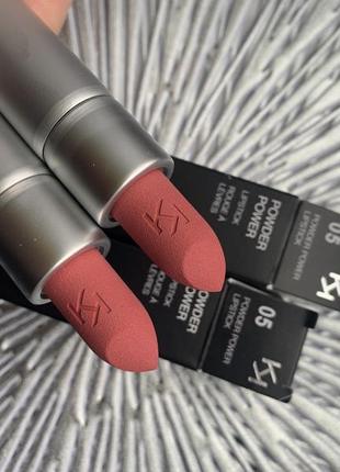 Пудрова матова помада kiko milano powder power