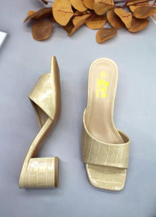 Стильные женские шлепанцы\босоножки под рептилию\бежевые\laura mode