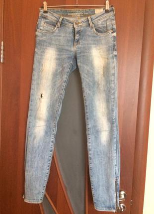 Джинсы женские