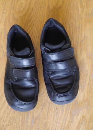 Туфлі-кросівки шкіряні розмір 1на 32 устілка 21,5 см clarks