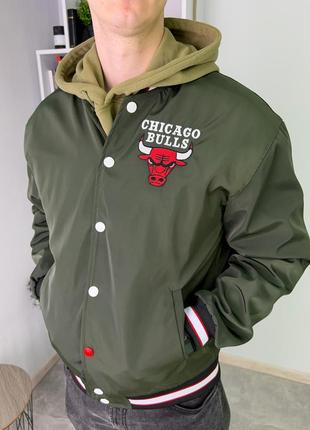 Мужской бомбер на пуговицах chicago bulls, куртка чикаго булс цвет хаки