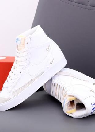 Белые кроссовки кеды сникерсы хайтопы nike blazer white high hi найки блейзер4 фото