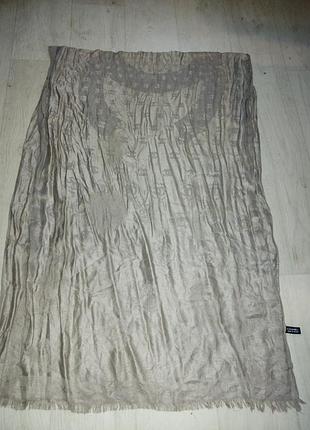 Большой нюдовый шелковый шарф плантин chanel с монограммами и розами