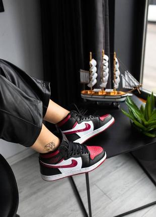 Nike jordan retro 1 high bordeaux black брендові високі бордові кросівки найк джордан новинка тренд весна осінь жіночі бордові високі кросівки9 фото