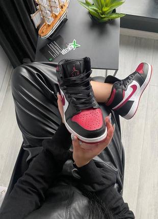 Nike jordan retro 1 high bordeaux black брендові високі бордові кросівки найк джордан новинка тренд весна осінь жіночі бордові високі кросівки7 фото