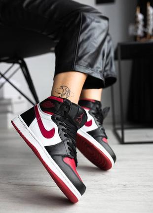 Nike jordan retro 1 high bordeaux black брендовые высокие бордовые кроссовки найк джордан новинка тренд демісезон жіночі бордові високі кросівки