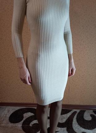 Еластичне трикотажне плаття светр