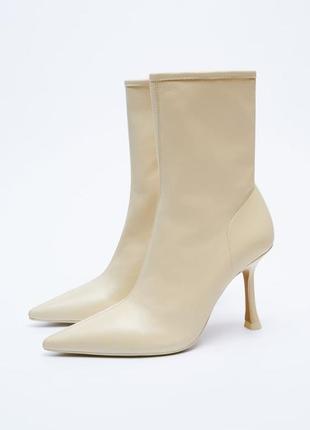 Кожаные ботильоны на каблуке zara