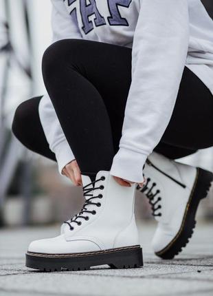 Dr.martens jadon white/black білі жіночі зимові черевики мартінс з хутром і замком розпродаж 36 жіночі білі зимні ботінки мартінси розпродаж4 фото