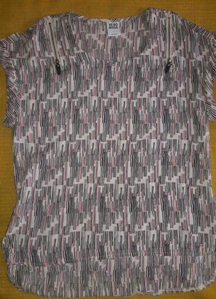 Блузочка дрібний малюнок віскоза р. s