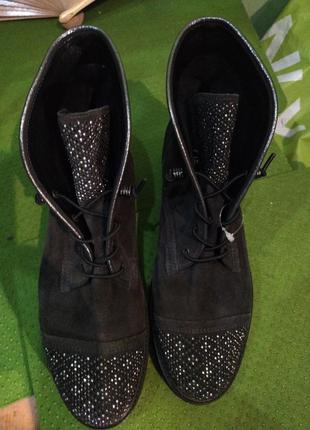 Дуже стильні черевики темно-коричневого кольору з натуральної замші3 фото