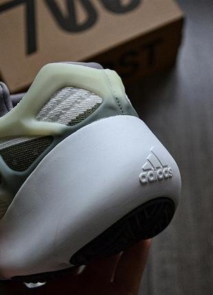 Мужские кроссовки adidas yeezy 700 v3 white/grey/green неоновые. фото в живую. топ топ4 фото
