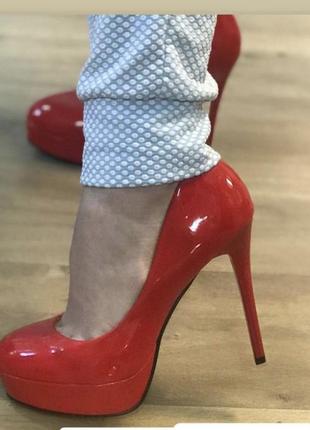 Красные туфли женские высокий каблук
