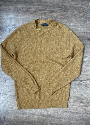 Рыжий свитер