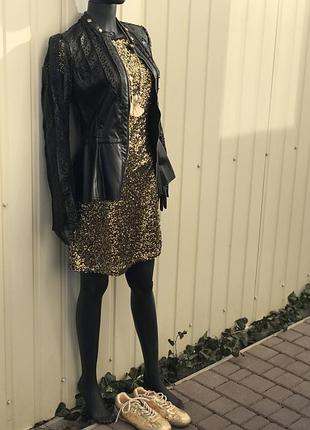 Платье с палетками casual 8