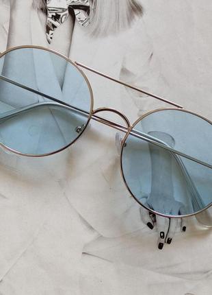 Солнцезащитные  круглые очки с цветной линзой розовые в серебре2 фото