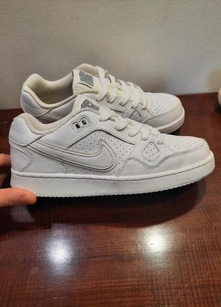 Кросівки nike force