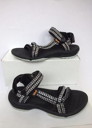 Teva  сандалии босоножки 38р