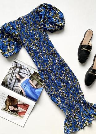 Красивое платье в принт с объёмными  рукавами