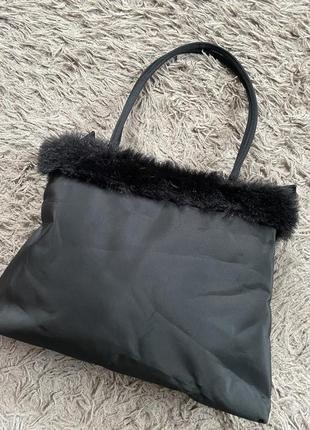 Черная стильная сумка с мехом с короткими/длинными ручками шопер2 фото