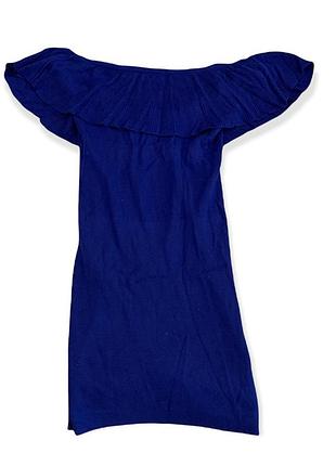 Платье с открытыми плечами