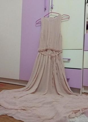 Красиве вечірнє плаття