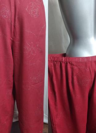 Костюм брючный красный классический большой р.66-68