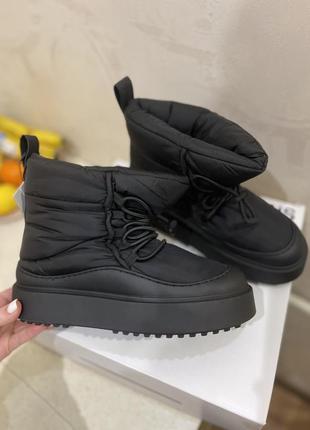 Нереальні чобітки