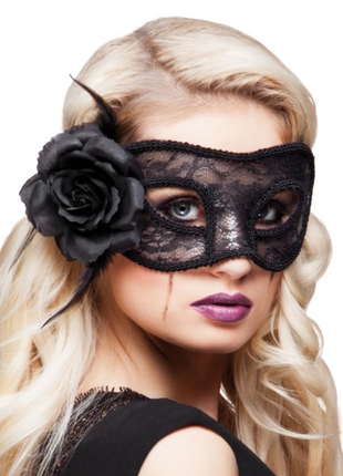 Чёрная венецианская маска1 фото