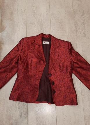 Красивий піджак франція