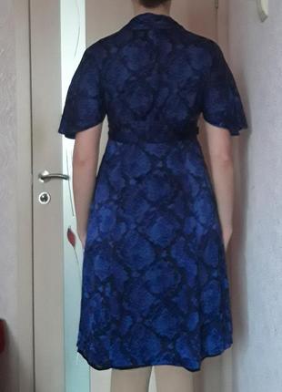 Шелковое платье karen millen с принтом "под рептилию"2 фото