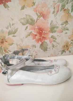 Босоніжки шкіряні туфлі