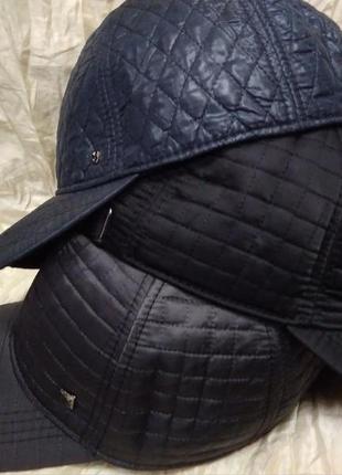 Бейсболка утепленная из стёганной плащёвки серая ,чёрная  56-57-58