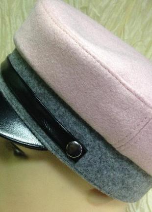 Картуз із двоколірного драпа з лаковим козирком 55-56-57 см