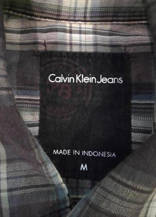 Клетчатая рубашка с короткими рукавами  calvin klein jeans на кнопках. размер m.2 фото