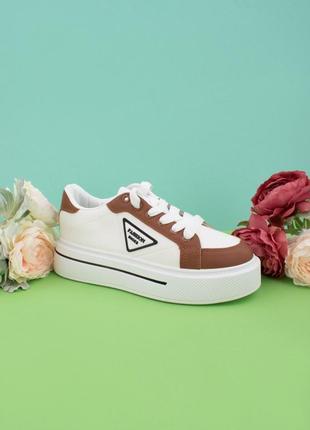 Стильные белые кроссовки кеды на платформе толстой подошве массивные модные кроссы