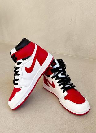 Nike jordan 1 retro white/ university red брендовые высокие красные белые трендовые кроссовки найк джордан весна осень високі червоні білі кросівки5 фото