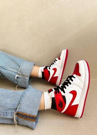 Nike jordan 1 retro white/ university red брендовые высокие красные белые трендовые кроссовки найк джордан весна осень високі червоні білі кросівки8 фото