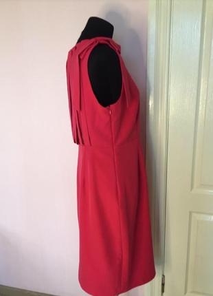 Платье розовое мини нарядное с вырезами10 фото
