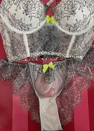 Комплект белья виктория сикрет  трусики лиф victoria’s secret vs