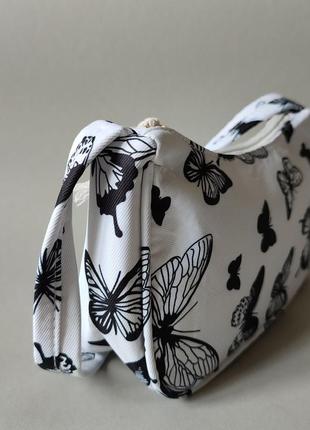 Біла сумочка з метеликами8 фото