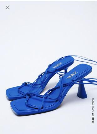 Zara шкіряні босоніжки