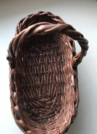 Овальная плетёная декоративная корзинка для интерьера